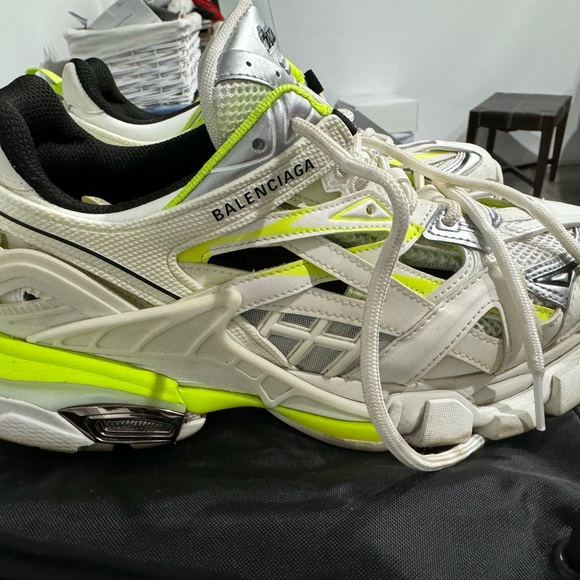 Balenciaga track 2 in green colour. Female size 39/ US 9 - Picture 2 of 7
